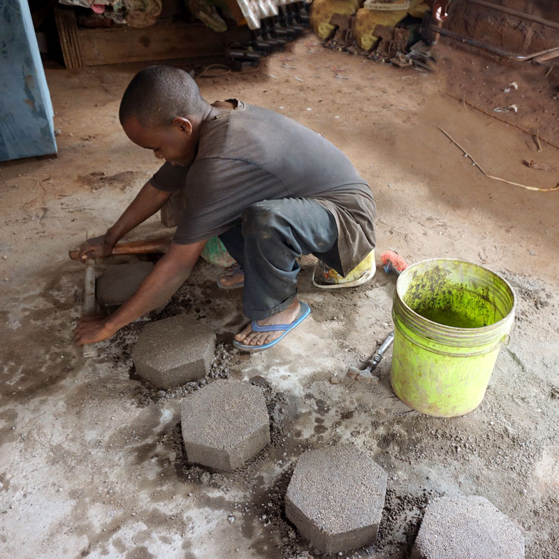 Shomari_working